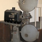 Vecchio proiettore 35 mm sonoro ad arco
